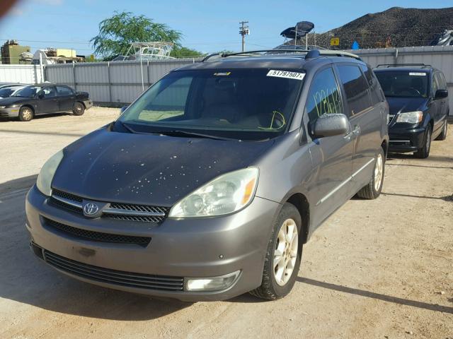 5TDZA22C24S142456 - 2004 TOYOTA SIENNA XLE GRAY photo 2