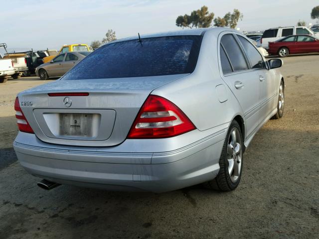 WDBRF52HX6F827272 - 2006 MERCEDES-BENZ C GENERATI SILVER photo 4