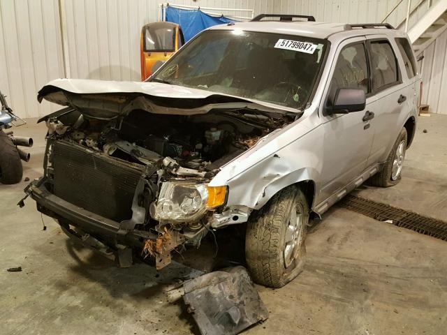 1FMCU93G39KC25430 - 2009 FORD ESCAPE XLT SILVER photo 2