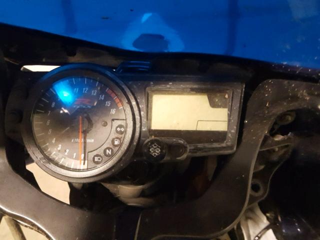 JS1GR7JA042101130 - 2004 SUZUKI GSX-R750 K BLUE photo 8