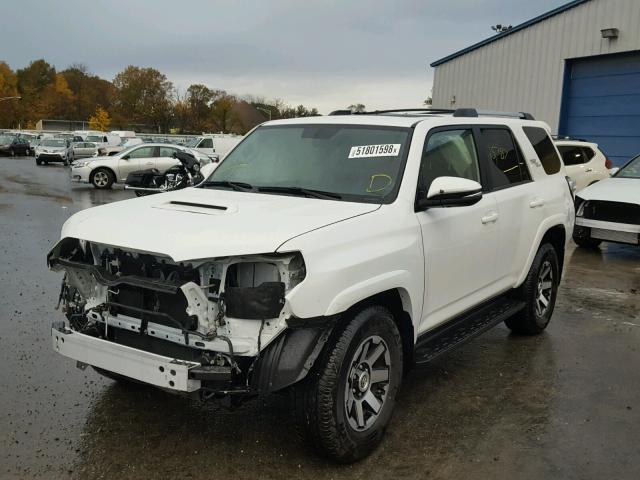 JTEBU5JR7H5475274 - 2017 TOYOTA 4RUNNER SR 白色 照片 2