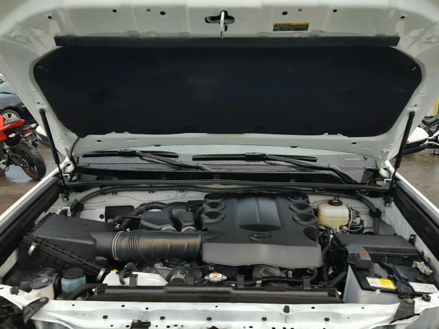 JTEBU5JR7H5475274 - 2017 TOYOTA 4RUNNER SR 白色 照片 7