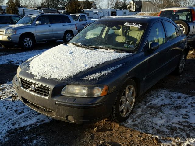 YV1RS592252430041 - 2005 VOLVO S60 2.5T GRAY photo 2