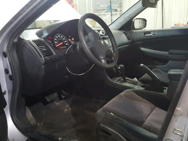 1HGCM56164A139677 - 2004 HONDA ACCORD DX GRAY photo 5