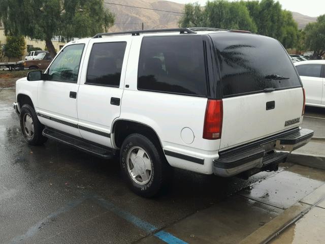 1GNEK13R1WJ327114 - 1998 CHEVROLET TAHOE K150 WHITE photo 3