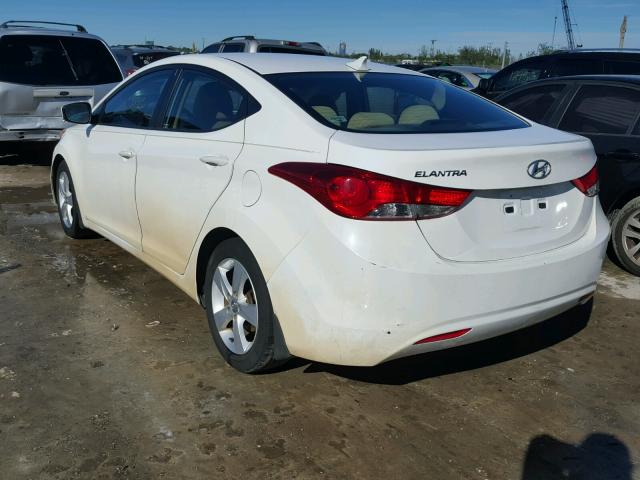 5NPDH4AE8DH317609 - 2013 HYUNDAI ELANTRA GL WHITE photo 3