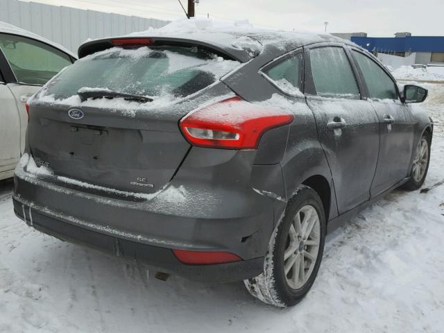 1FADP3K22FL218287 - 2015 FORD FOCUS SE GRAY photo 4