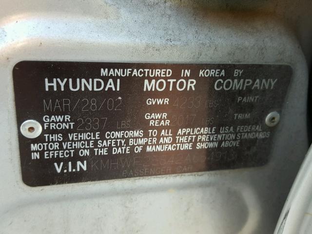 KMHWF25S42A654913 - 2002 HYUNDAI SONATA GL SILVER photo 10