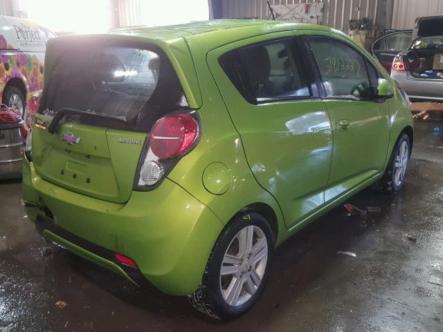 KL8CD6S98FC737575 - 2015 CHEVROLET SPARK 1LT GREEN photo 4