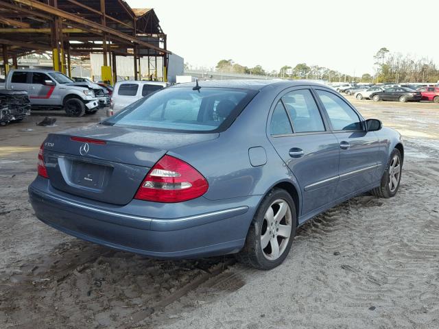 WDBUF65J63A263711 - 2003 MERCEDES-BENZ E320 BLUE photo 4