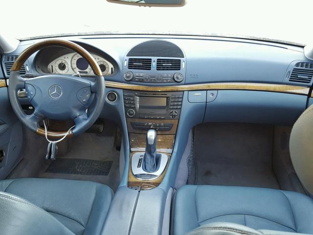 WDBUF65J63A263711 - 2003 MERCEDES-BENZ E320 BLUE photo 9