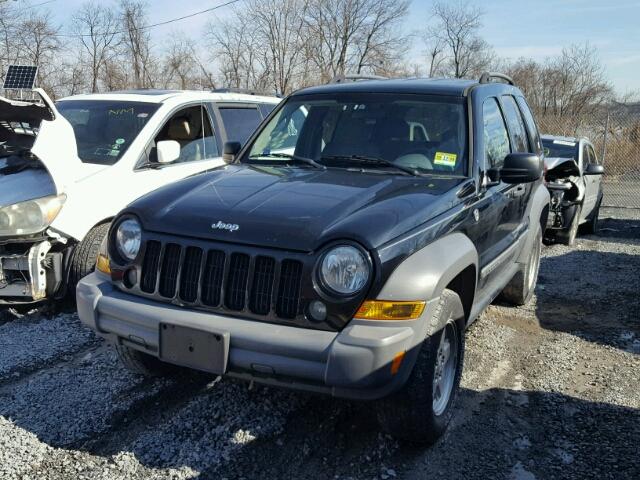 1J4GL48K95W515032 - 2005 JEEP LIBERTY SP BLACK photo 2