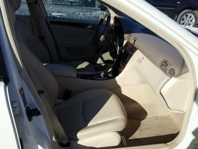 WDBRF92HX7F922858 - 2007 MERCEDES-BENZ C 280 4MAT WHITE photo 5