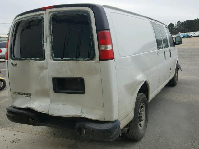 1GCWGGBA9D1161287 - 2013 CHEVROLET EXPRESS G2 WHITE photo 4