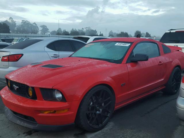 1ZVFT82H575345411 - 2007 FORD MUSTANG GT RED photo 2