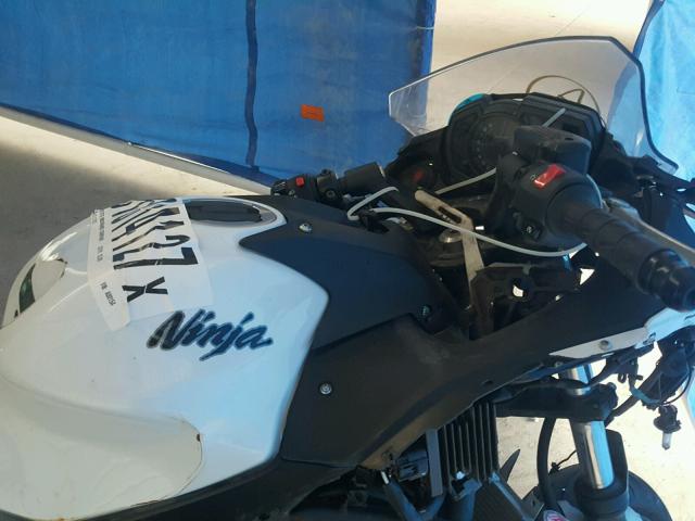 JKAEXEJ14HDA00154 - 2017 KAWASAKI EX650 J თეთრი ფოტო 5