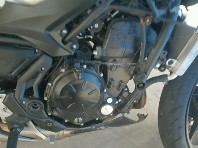 JKAEXEJ14HDA00154 - 2017 KAWASAKI EX650 J თეთრი ფოტო 7