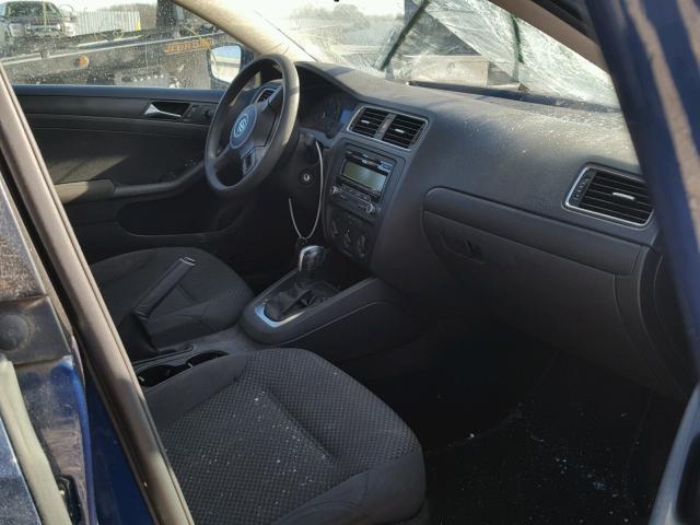 3VW2K7AJXBM026170 - 2011 VOLKSWAGEN JETTA BASE BLUE photo 5