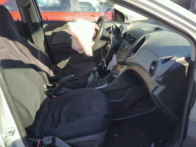 1G1JB5SH9C4228261 - 2012 CHEVROLET SONIC LS 银色 照片 5