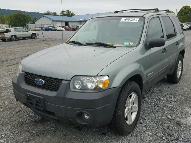 1FMYU96H65KD76962 - 2005 FORD ESCAPE HEV GREEN photo 2