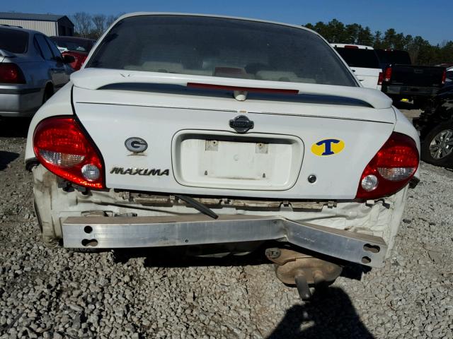 JN1CA31D51T808053 - 2001 NISSAN MAXIMA GXE WHITE photo 9