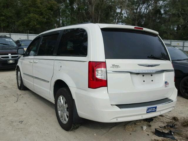 2A4RR8DG6BR704483 - 2011 CHRYSLER TOWN & COU WHITE photo 3