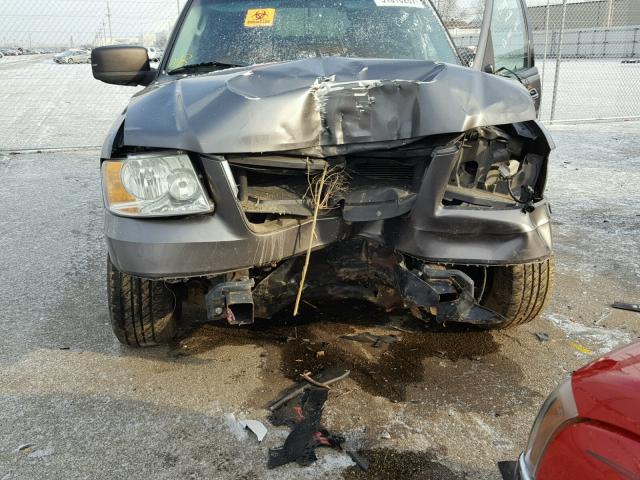 1FMRU15W93LB07626 - 2003 FORD EXPEDITION GRAY photo 9