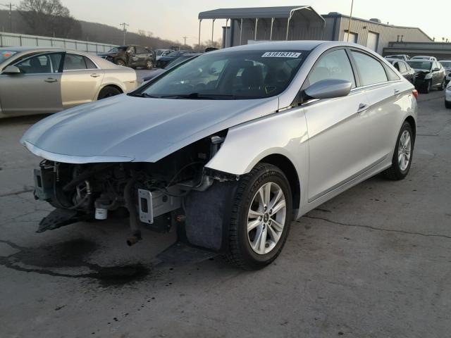 5NPEB4AC3BH209190 - 2011 HYUNDAI SONATA GLS SILVER photo 2