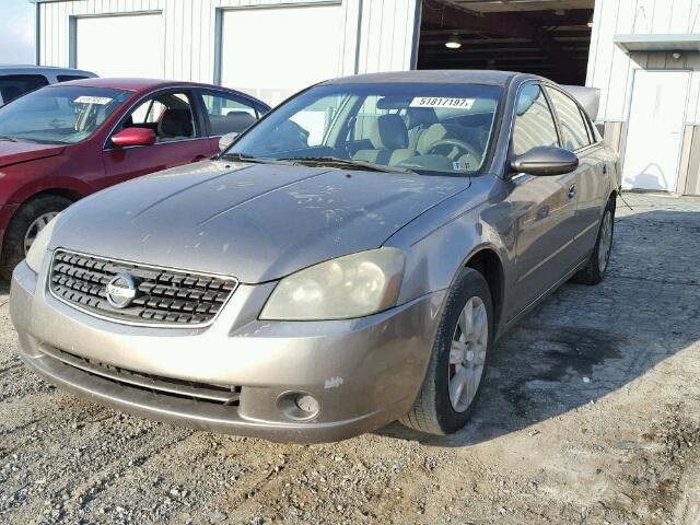 1N4AL11D65C276939 - 2005 NISSAN ALTIMA S BROWN photo 2