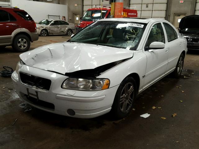 YV1RS592362502172 - 2006 VOLVO S60 2.5T WHITE photo 2