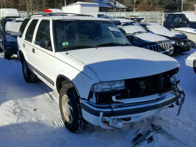 1GNDT13W01K258613 - 2001 CHEVROLET BLAZER WHITE photo 1