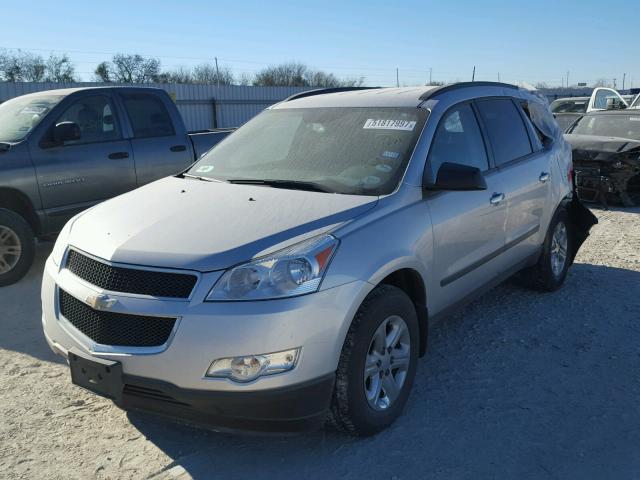 1GNKREED0BJ154431 - 2011 CHEVROLET TRAVERSE L SILVER photo 2