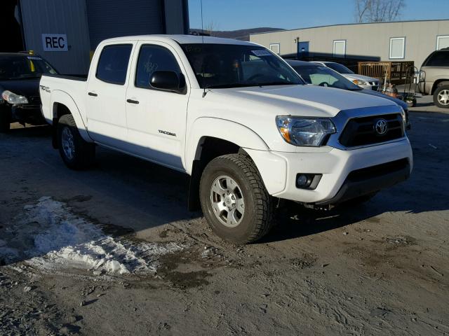 3TMJU4GN5FM182768 - 2015 TOYOTA TACOMA DOU WHITE photo 1