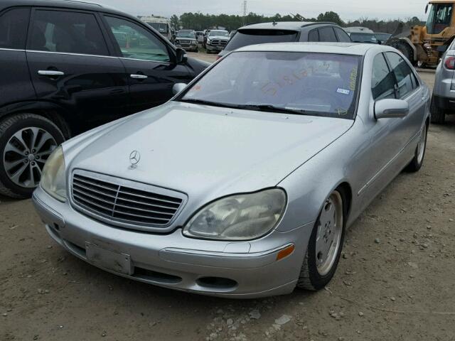 WDBNG75J8YA099389 - 2000 MERCEDES-BENZ S 500 SILVER photo 2