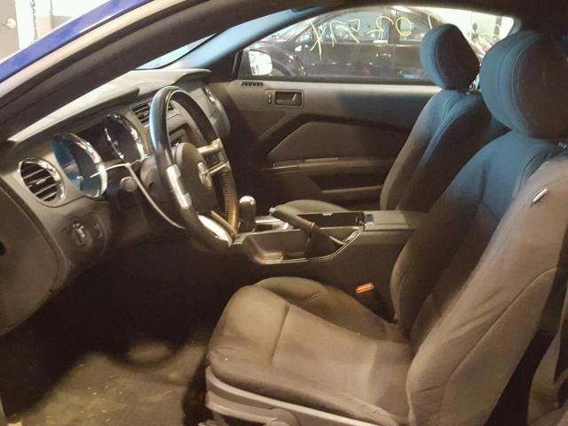 1ZVBP8AM0D5249070 - 2013 FORD MUSTANG BLUE photo 5