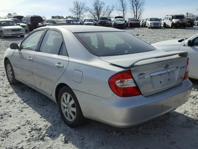 4T1BF30KX2U500359 - 2002 TOYOTA CAMRY LE GRAY photo 3