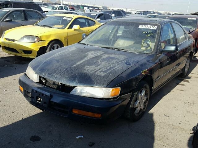 1HGCE6671TA020148 - 1996 HONDA ACCORD EX GREEN photo 2