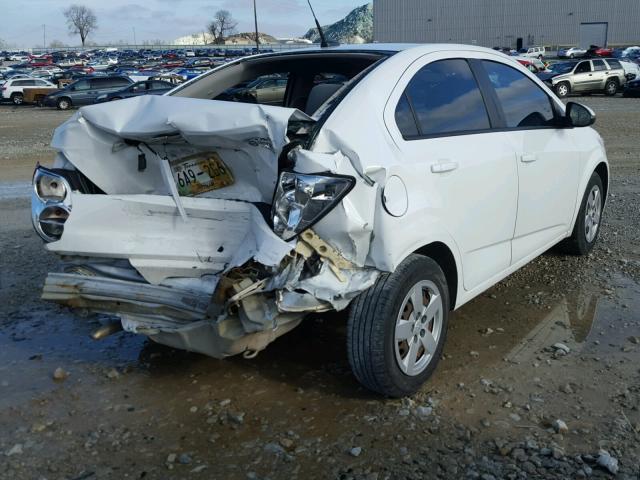 1G1JA5SH8D4133422 - 2013 CHEVROLET SONIC LS WHITE photo 4