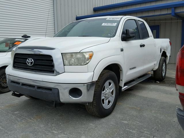 5TBRT54147S451544 - 2007 TOYOTA TUNDRA DOU WHITE photo 2