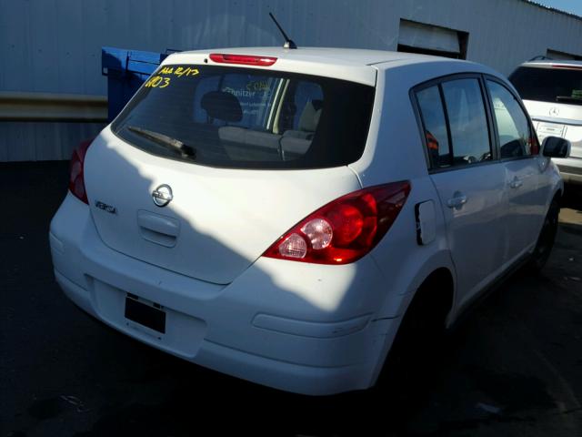 3N1BC13E48L434520 - 2008 NISSAN VERSA S WHITE photo 4