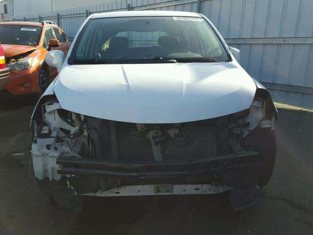 3N1BC13E48L434520 - 2008 NISSAN VERSA S WHITE photo 9