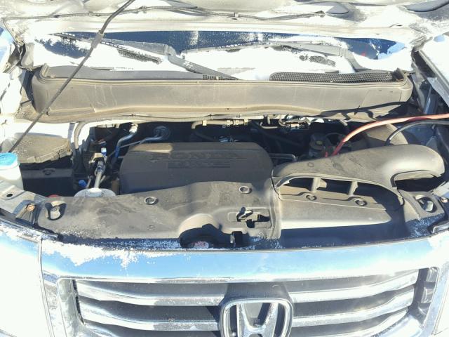 5FNYF4H21DB045633 - 2013 HONDA PILOT LX SILVER photo 7