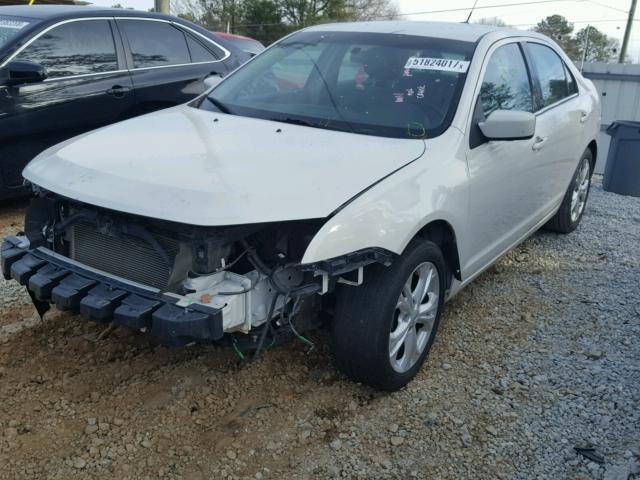 3FAHP0HG3CR292012 - 2012 FORD FUSION SE WHITE photo 2