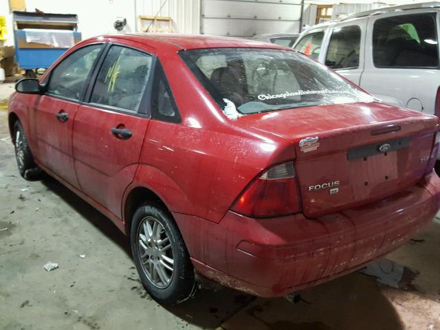 1FAFP34N45W164410 - 2005 FORD FOCUS ZX4 RED photo 3