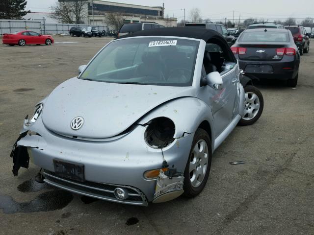 3VWCK21Y23M304596 - 2003 VOLKSWAGEN NEW BEETLE 银色 照片 2