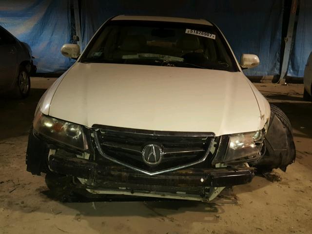 JH4CL96984C036939 - 2004 ACURA TSX WHITE photo 9