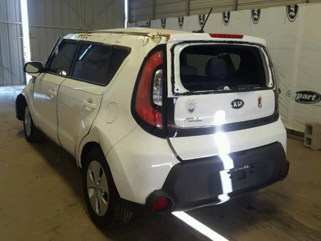 KNDJN2A21G7302447 - 2016 KIA SOUL WHITE photo 3