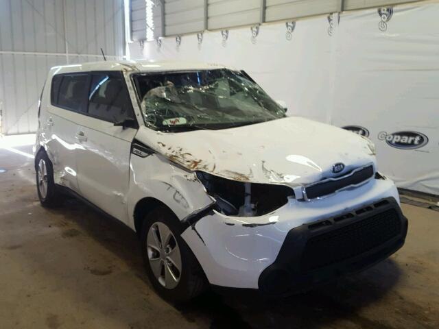 KNDJN2A21G7302447 - 2016 KIA SOUL WHITE photo 9