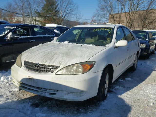 4T1BE32K92U067794 - 2002 TOYOTA CAMRY LE WHITE photo 2