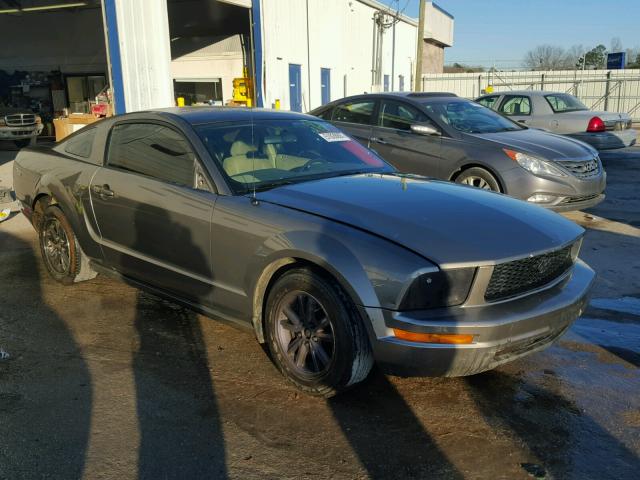 1ZVFT80N055137832 - 2005 FORD MUSTANG CHARCOAL photo 1